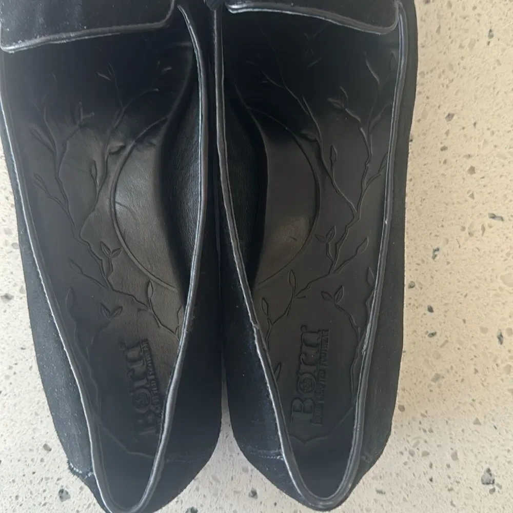 Born Women’s Black Suede Leather Slip On Loafers Flats Tassel Details Size 8.5M